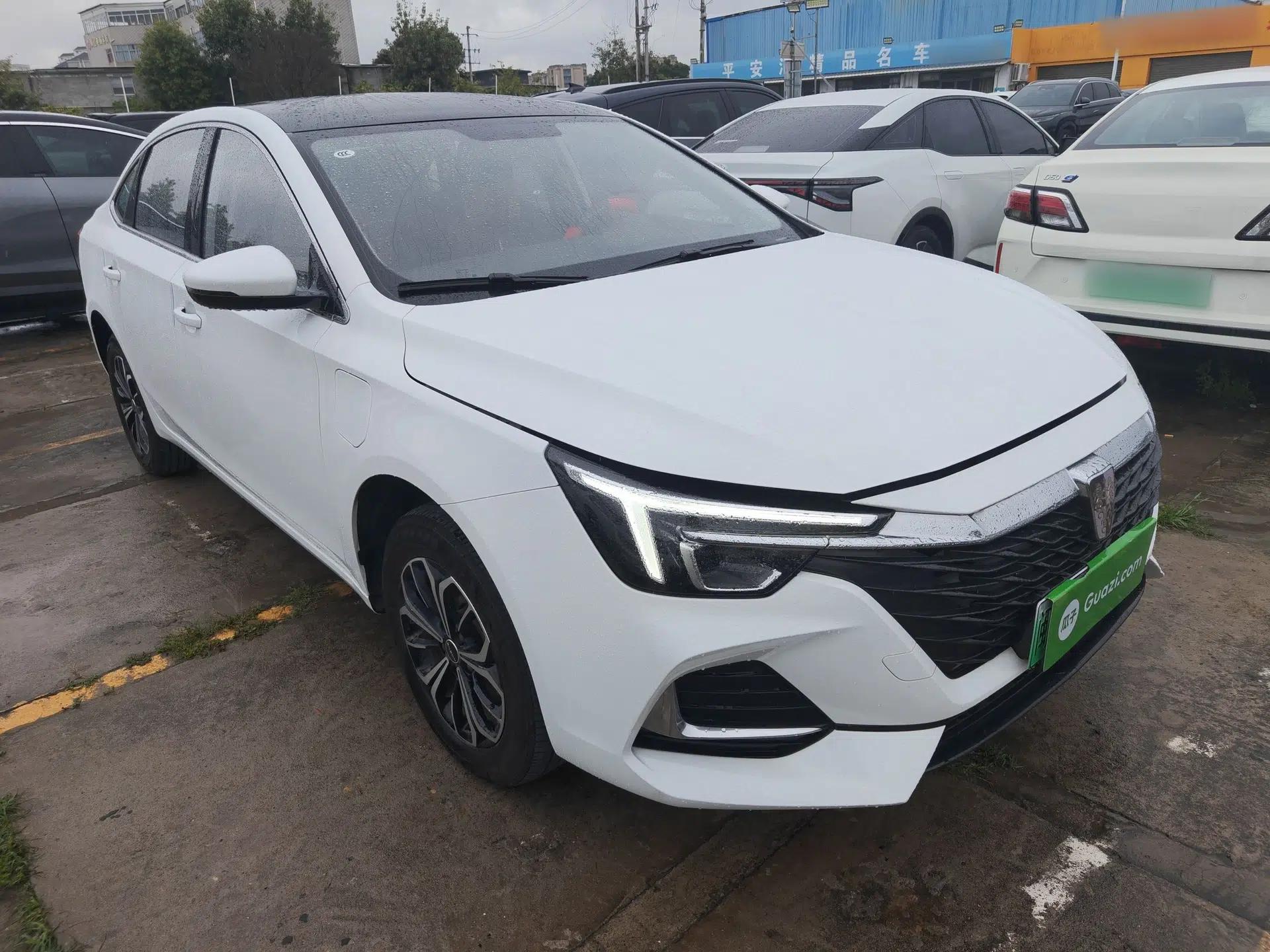 Roewe i6 MAX New Energy 2023 EV 420 Skyroof Special Edition — миниатюра 3