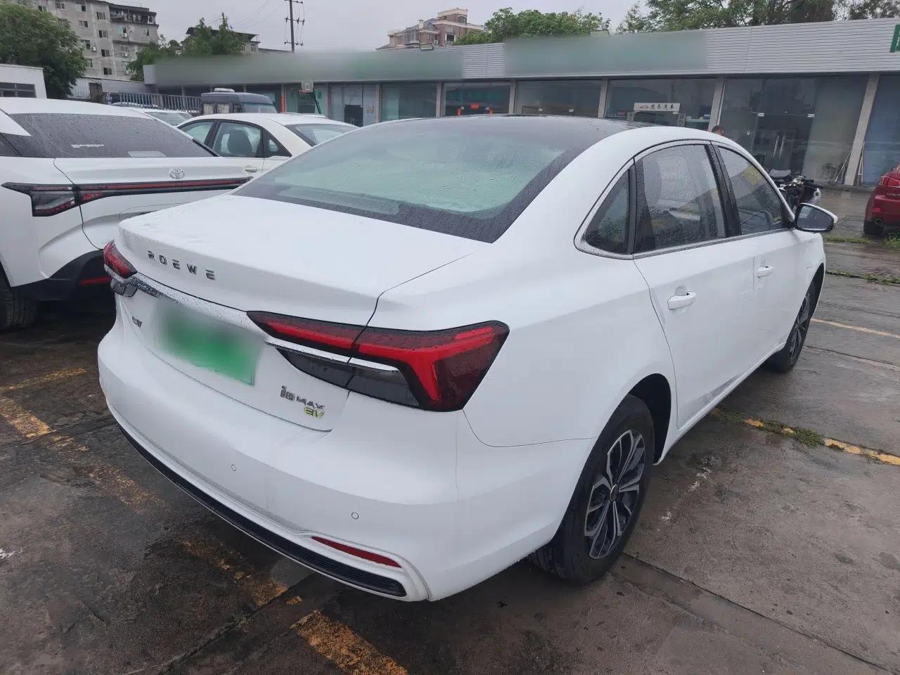 Roewe i6 MAX New Energy 2023 EV 420 Skyroof Special Edition — миниатюра 6