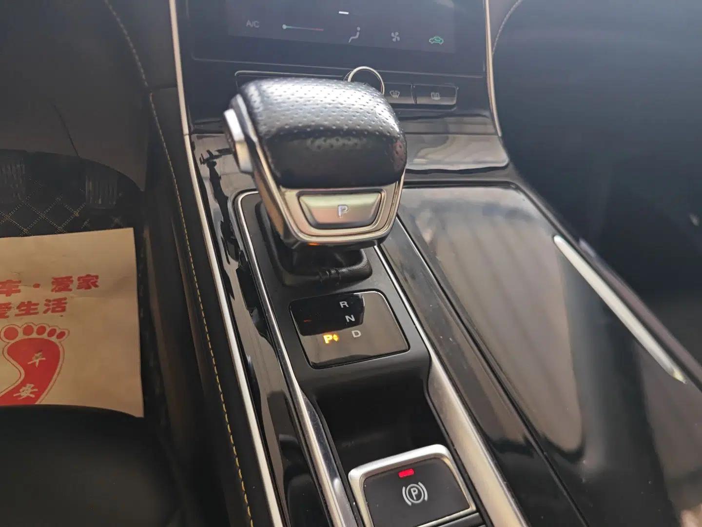 Roewe i6 MAX New Energy 2022 EV 500 Grand Touring Edition with Sunroof — миниатюра 16