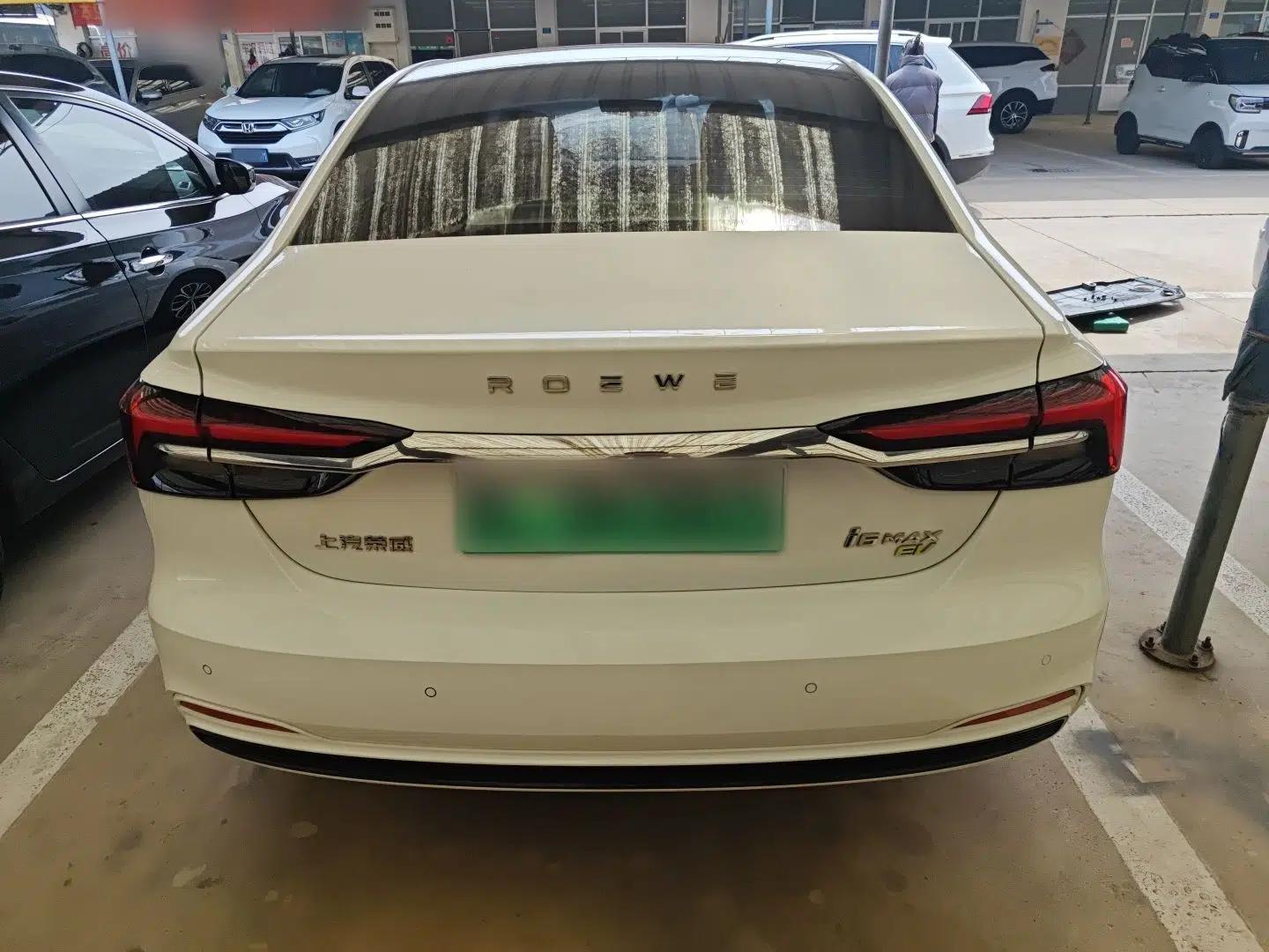 Roewe i6 MAX New Energy 2022 EV 500 Grand Touring Edition with Sunroof — миниатюра 3