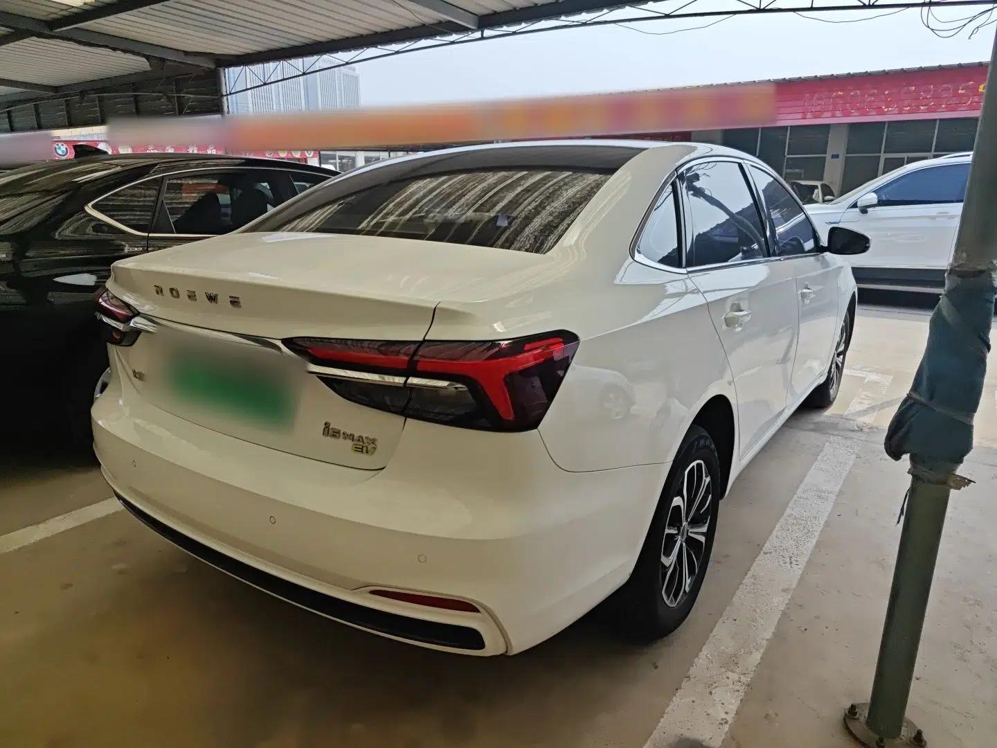 Roewe i6 MAX New Energy 2022 EV 500 Grand Touring Edition with Sunroof — миниатюра 4
