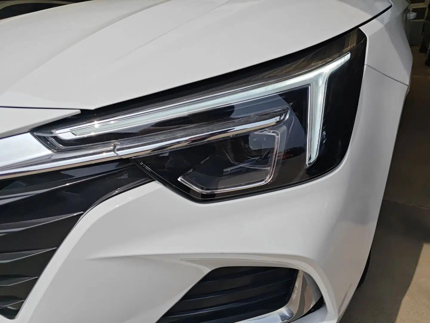 Roewe i6 MAX New Energy 2022 EV 500 Grand Touring Edition with Sunroof — миниатюра 5
