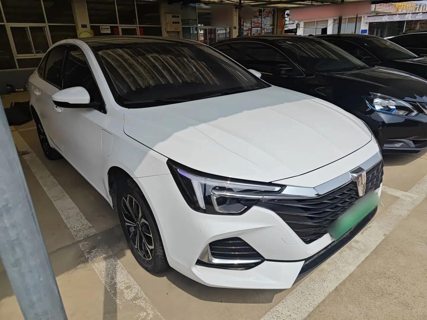 Roewe i6 MAX New Energy 2022 EV 500 Grand Touring Edition with Sunroof — миниатюра 6