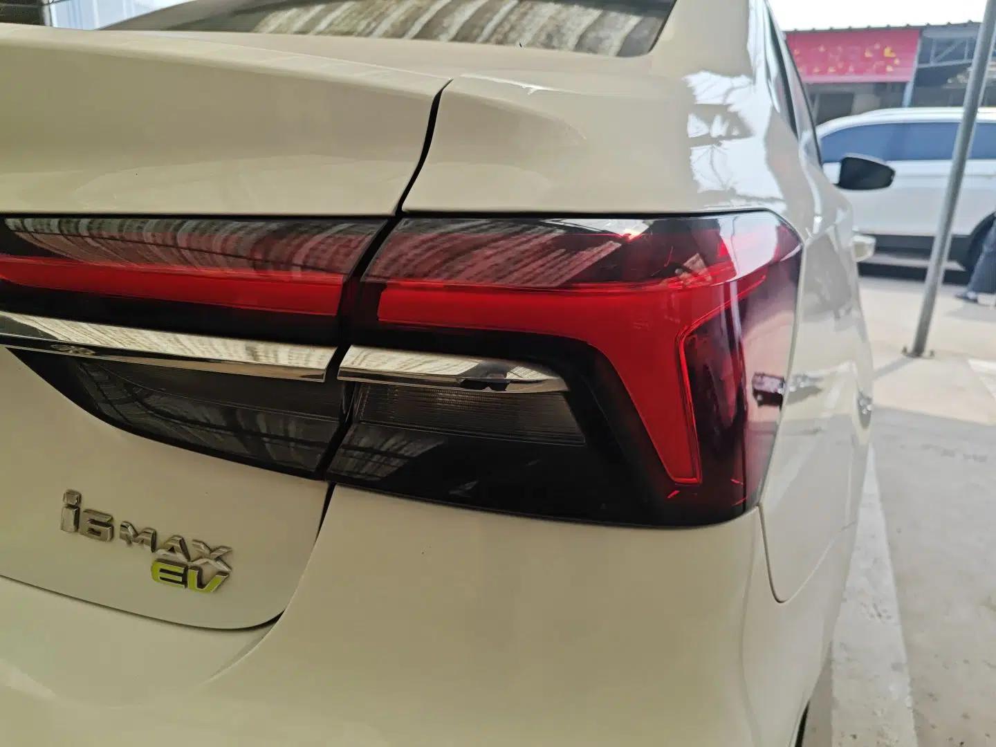 Roewe i6 MAX New Energy 2022 EV 500 Grand Touring Edition with Sunroof — миниатюра 8