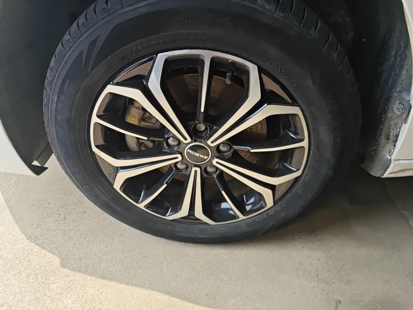 Roewe i6 MAX New Energy 2022 EV 500 Grand Touring Edition with Sunroof — миниатюра 9