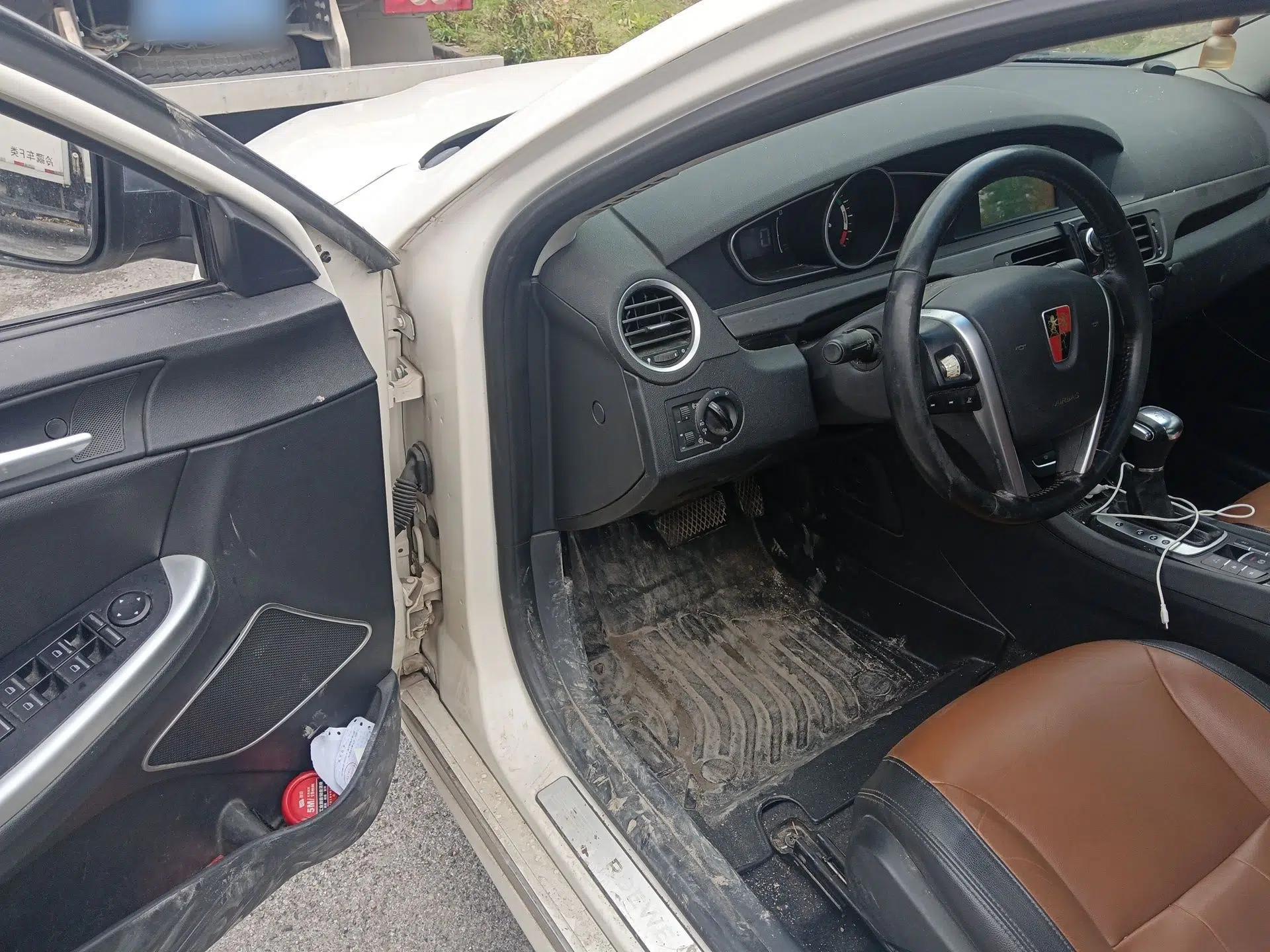 Roewe e550 2016 Deluxe Edition — миниатюра 17