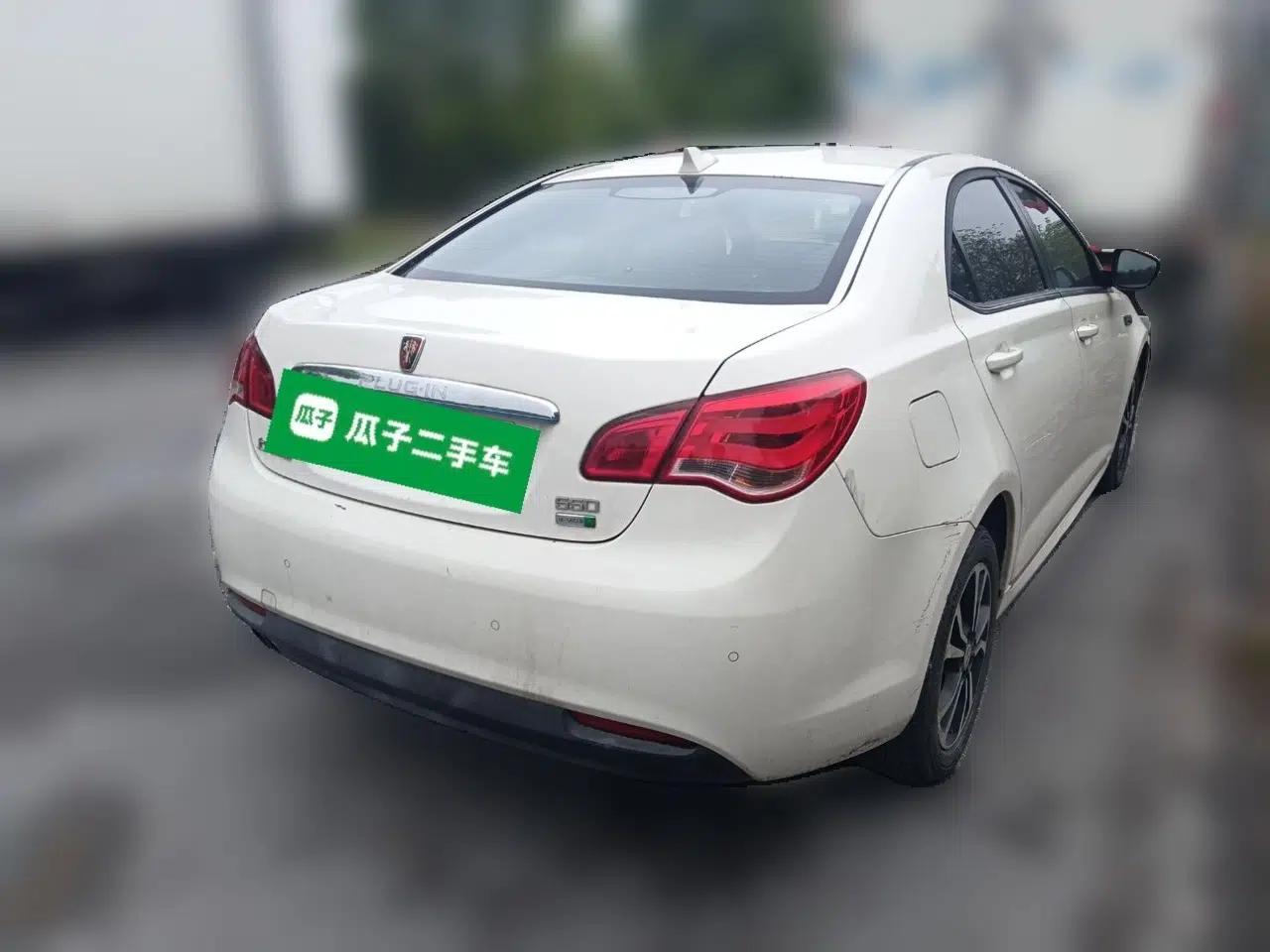 Roewe e550 2016 Deluxe Edition — миниатюра 6