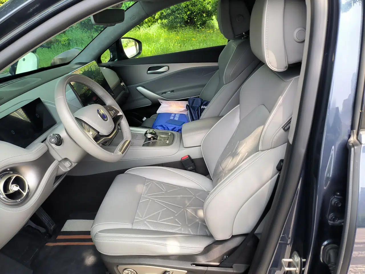 Denza N8 2023 Four-Wheel Drive Ultra-Hybrid Flagship Six-Seater Version — миниатюра 16