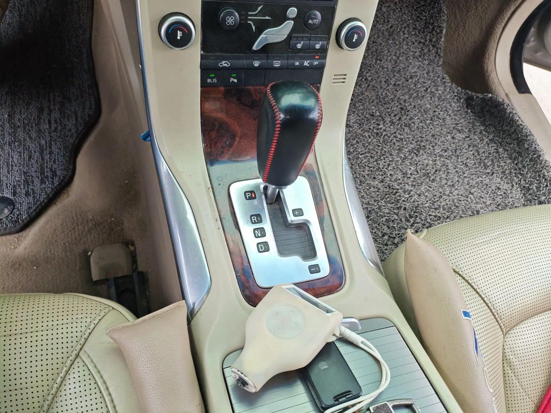 Volvo S80L 2011 2.0T ZhiZun Edition — миниатюра 15
