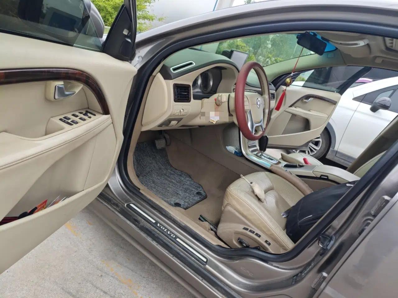 Volvo S80L 2011 2.0T ZhiZun Edition — миниатюра 17
