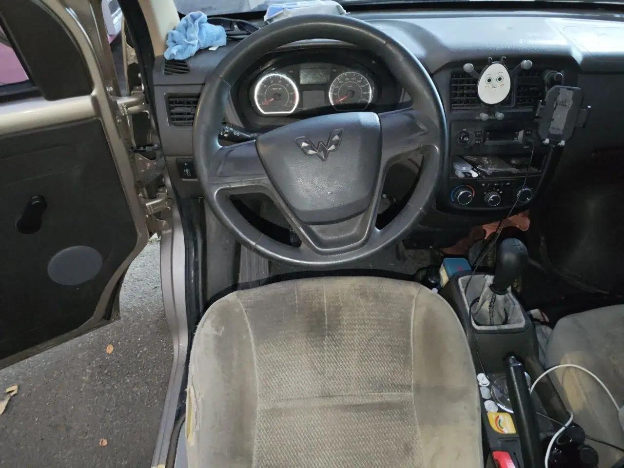 Wuling Rongguang S 2021 1.2L Base Model 7-Seater LSI — миниатюра 11