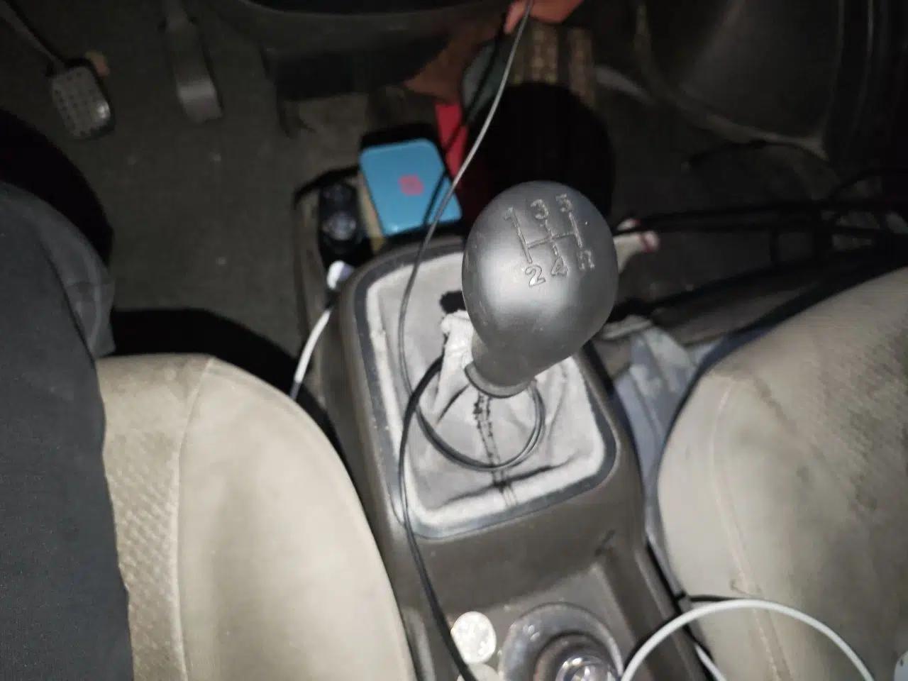 Wuling Rongguang S 2021 1.2L Base Model 7-Seater LSI — миниатюра 15