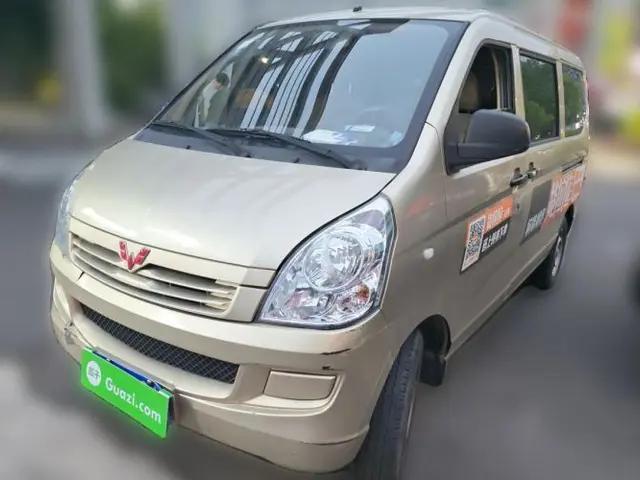 Wuling Rongguang S 2021 1.2L Base Model 7-Seater LSI