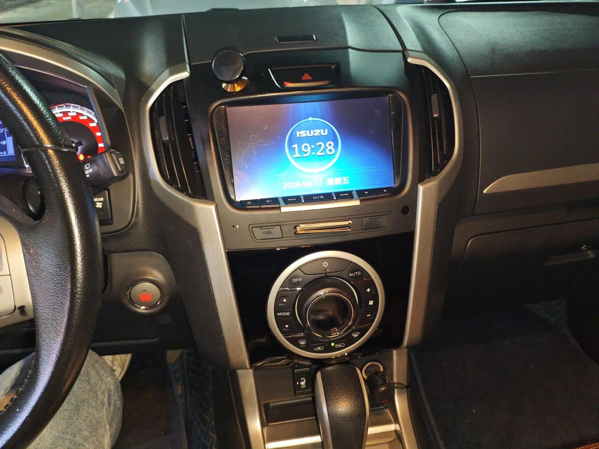 Isuzu mu-X 2017 3.0T Four-Wheel Drive Automatic Luxury 7-Seater China V Emission Standard — миниатюра 14