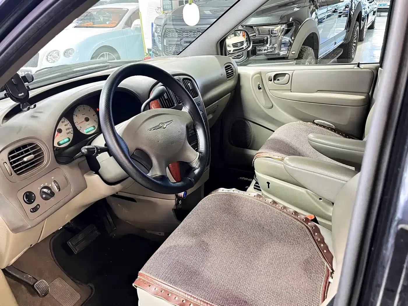 2012 Grand Voyager 3.0L Classic Edition — миниатюра 11