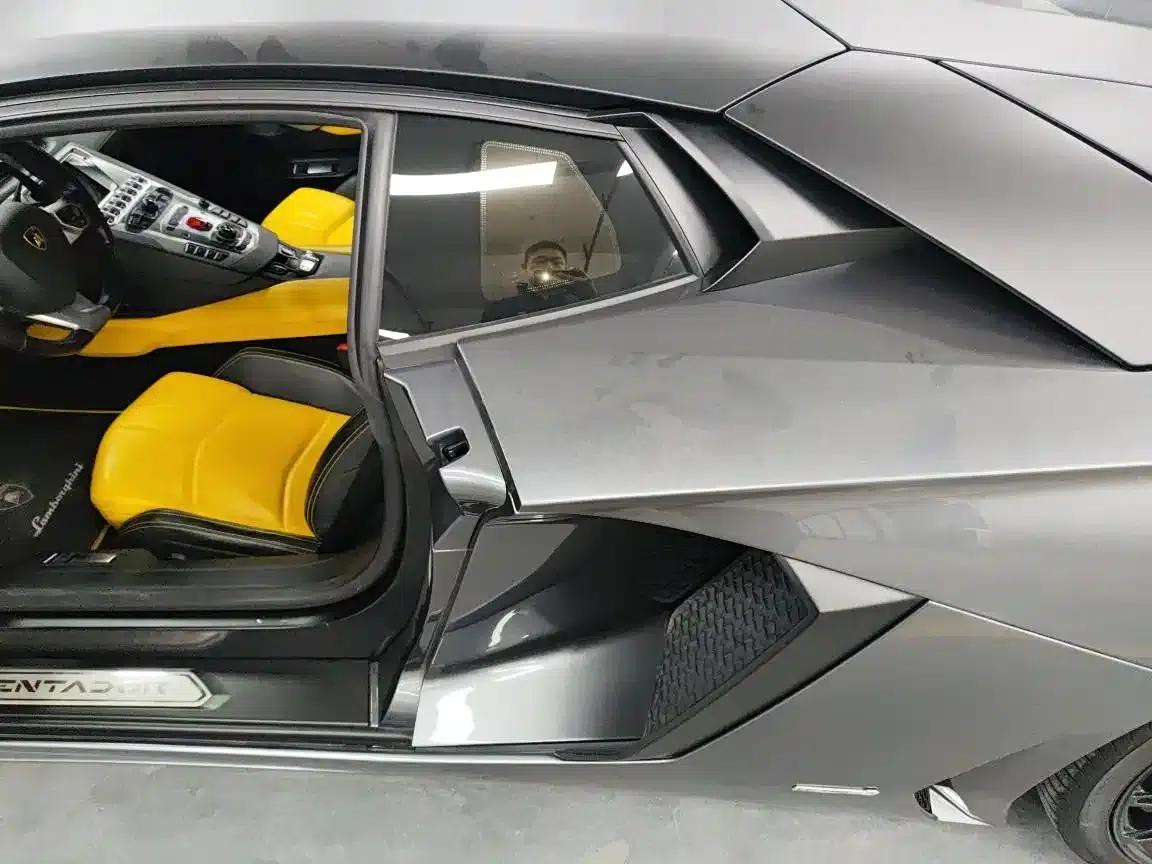 2011 Aventador LP 700-4 — миниатюра 12