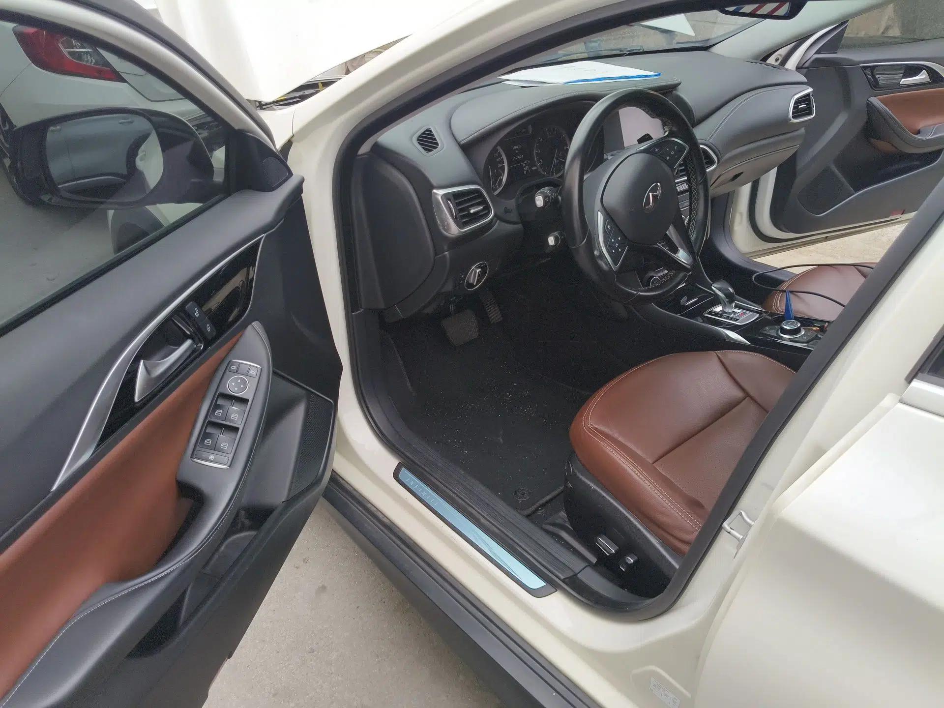 Infiniti QX30 2017 1.6T Two-Wheel-Drive Sport Edition — миниатюра 17