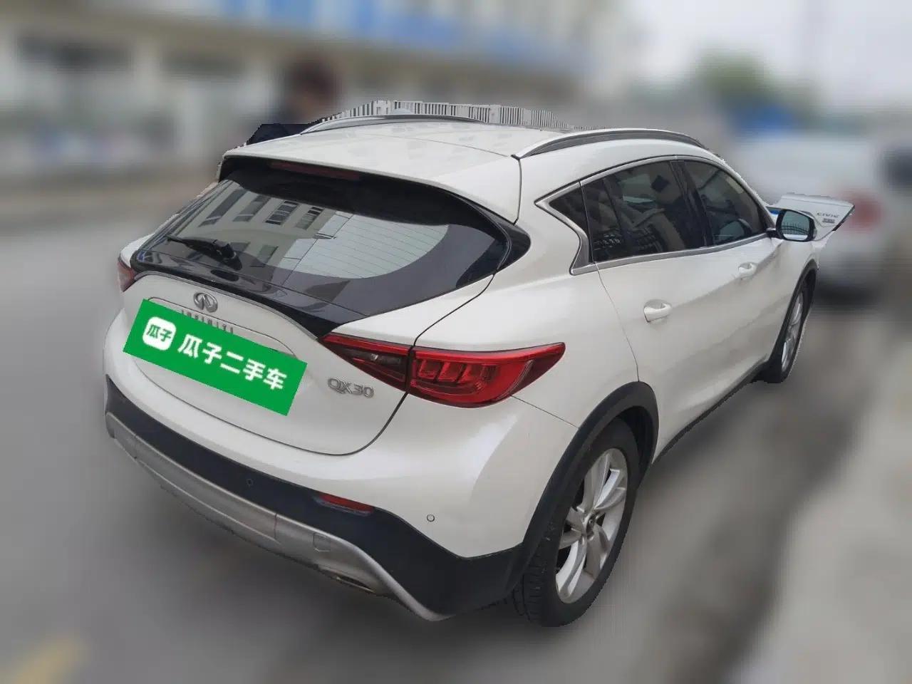Infiniti QX30 2017 1.6T Two-Wheel-Drive Sport Edition — миниатюра 6