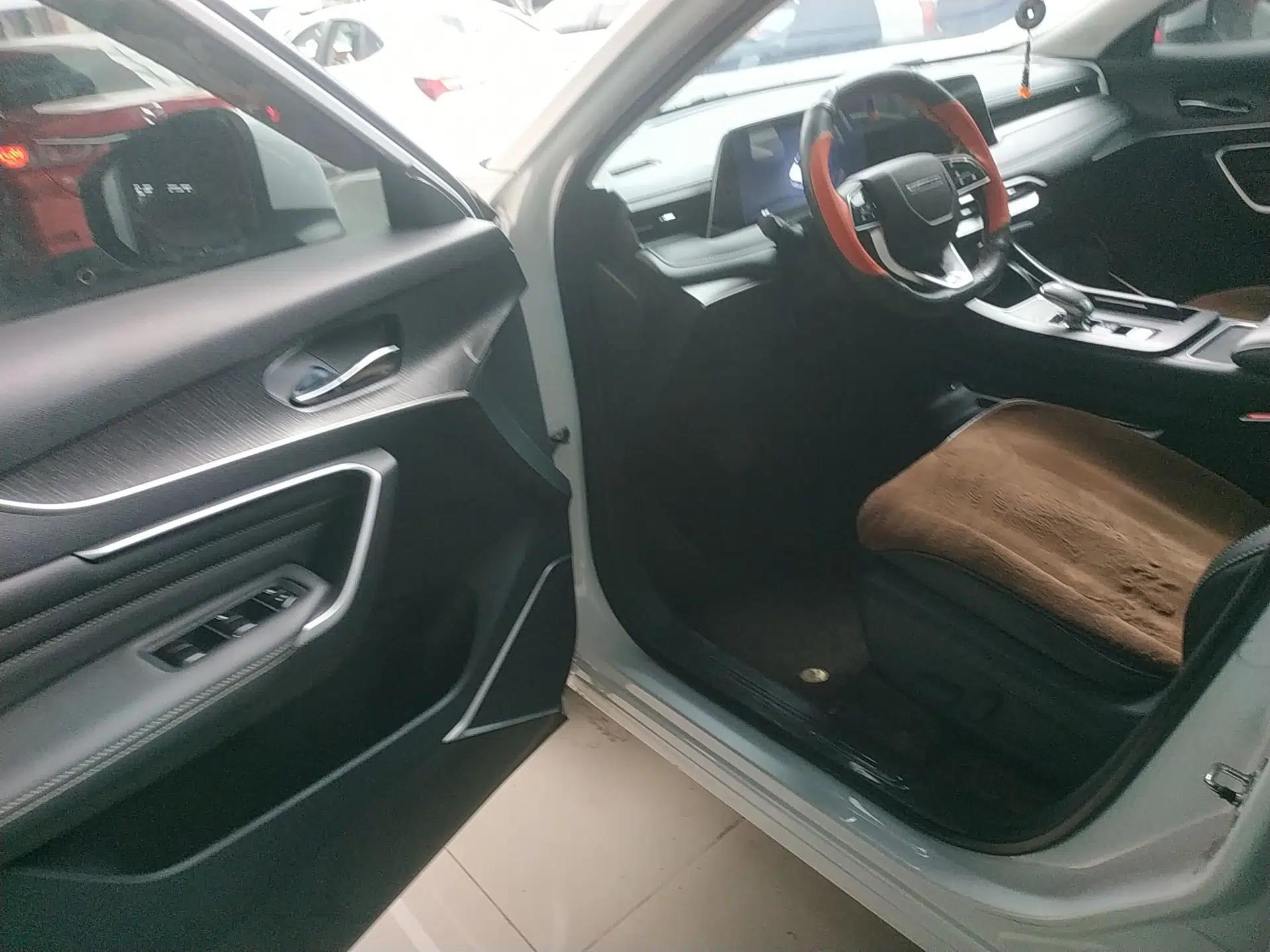 Venucia V 2024 260T Idol Joy Ride Pro Edition — миниатюра 18