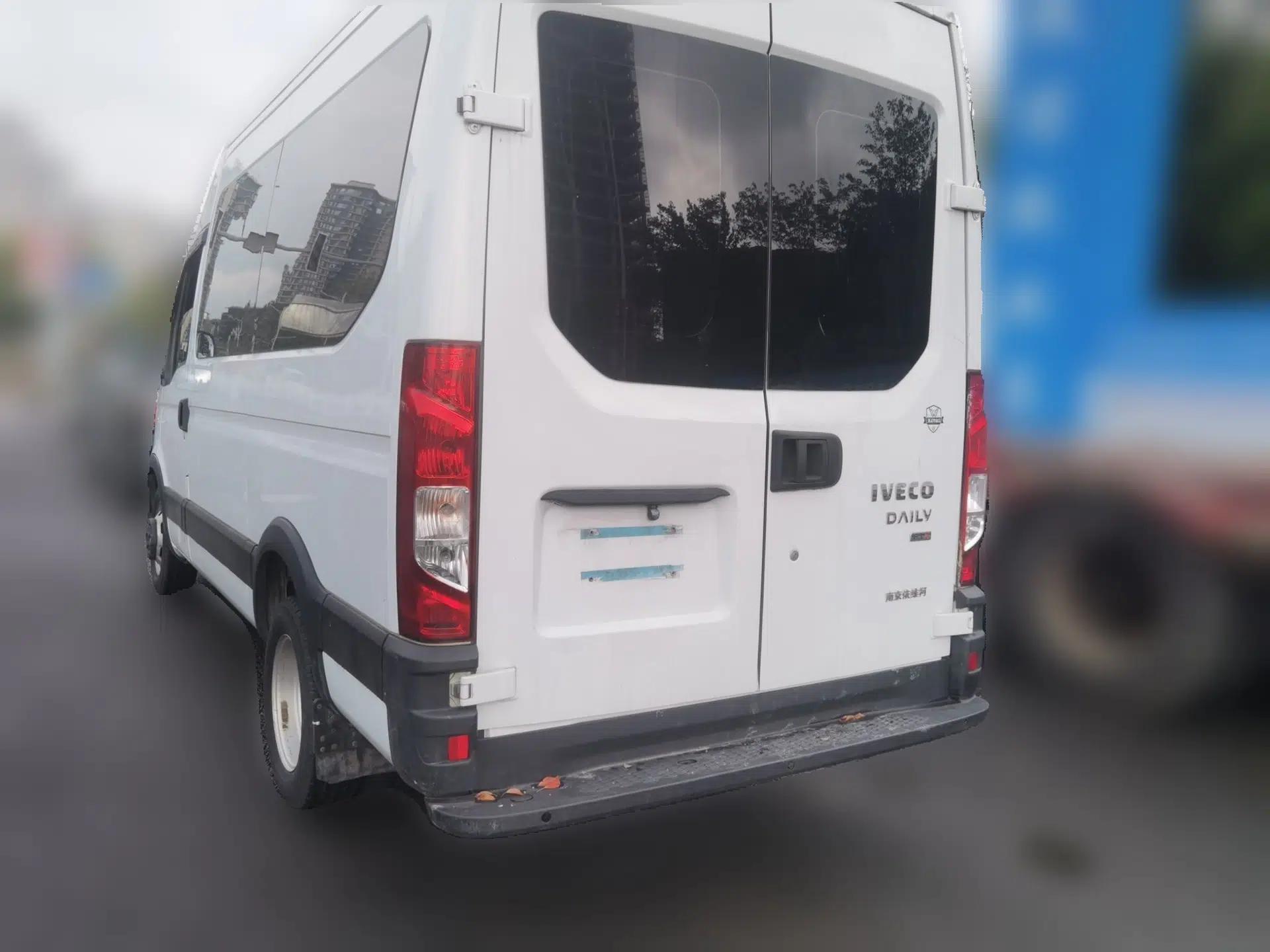 Iveco Eurocargo 2020 2.3T Manual Super Rui Long Wheelbase Short Overhang High Roof High Performance F1A — миниатюра 4