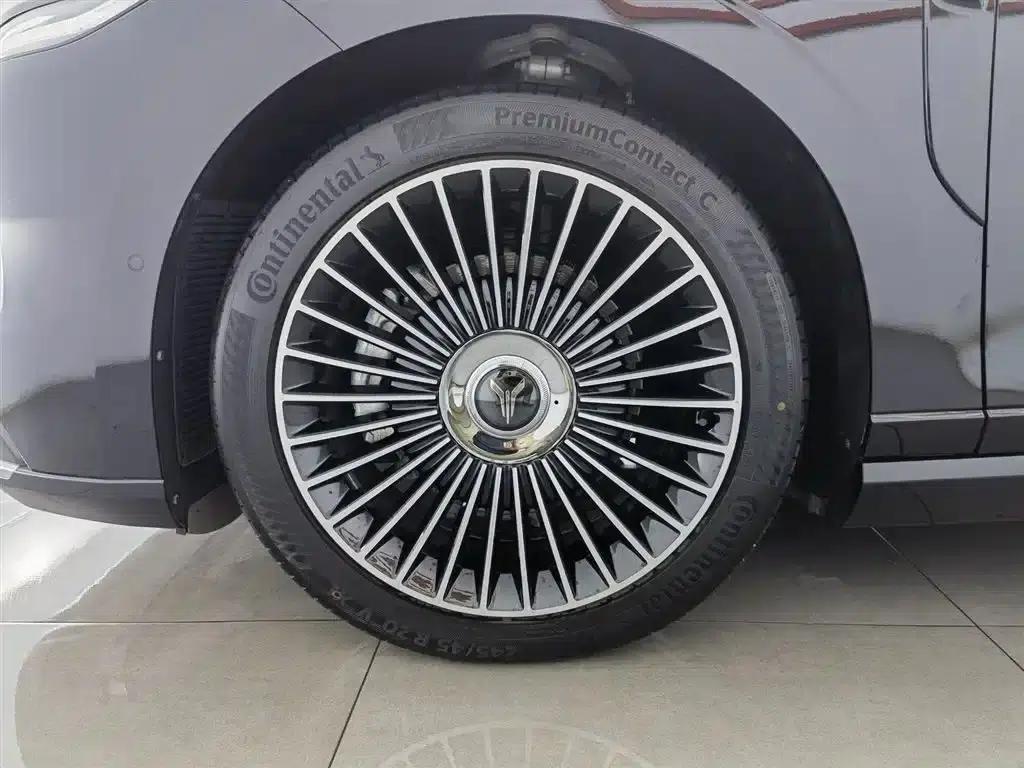 Voyah Chase Light L 2026 All-Wheel Drive Ultra — миниатюра 17