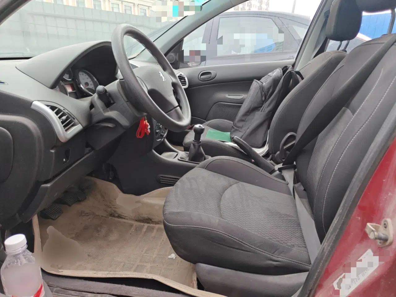 Peugeot 207 2011 Hatchback 1.4L Manual Yule Edition — миниатюра 16