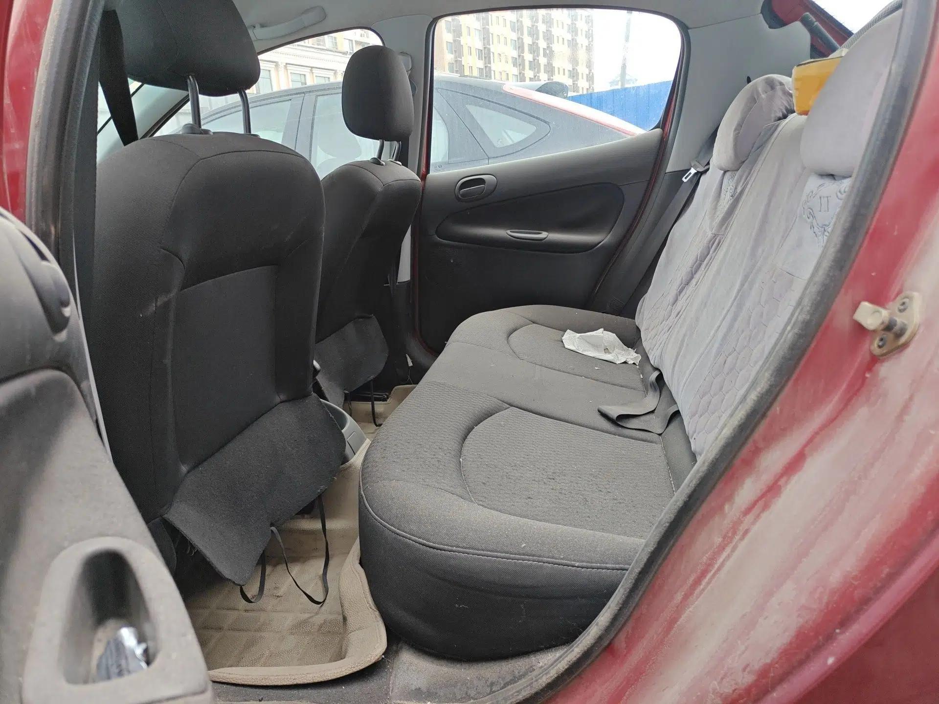 Peugeot 207 2011 Hatchback 1.4L Manual Yule Edition — миниатюра 18