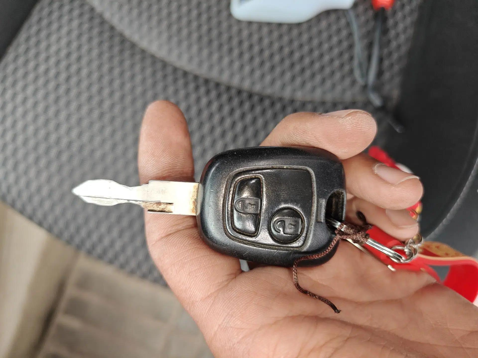 Peugeot 207 2011 Hatchback 1.4L Manual Yule Edition — миниатюра 9