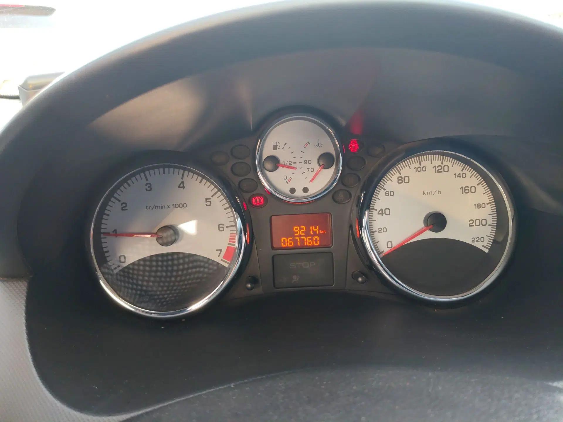 Peugeot 207 2011 Hatchback 1.4L Manual Yule Edition — миниатюра 12