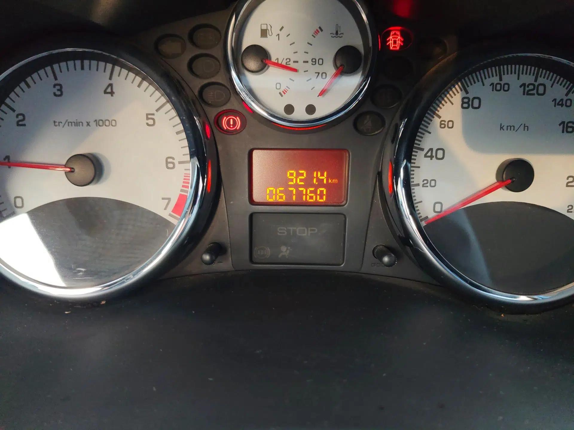 Peugeot 207 2011 Hatchback 1.4L Manual Yule Edition — миниатюра 13