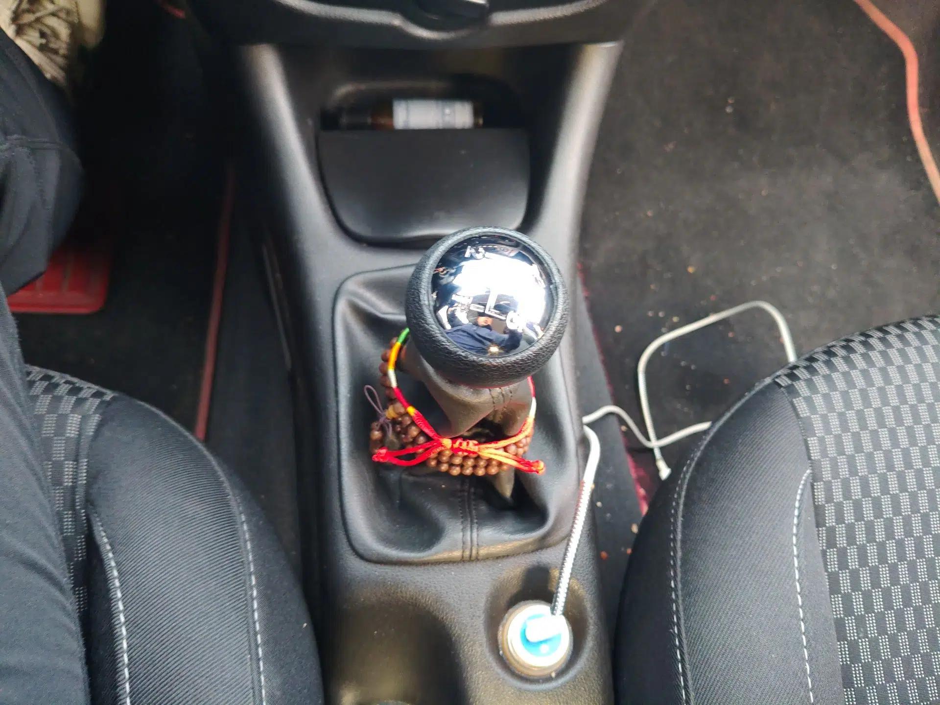 Peugeot 207 2011 Hatchback 1.4L Manual Yule Edition — миниатюра 15