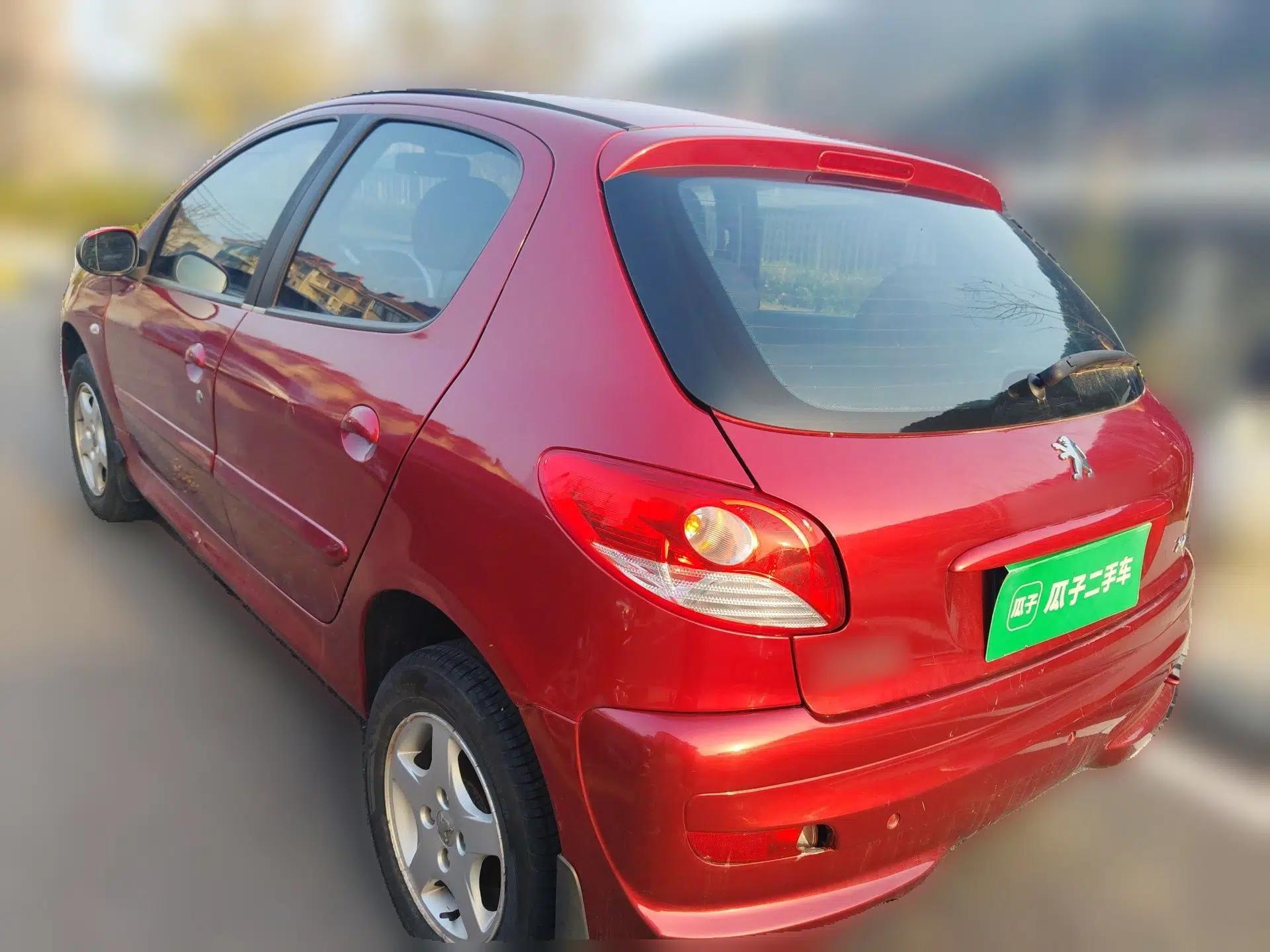 Peugeot 207 2011 Hatchback 1.4L Manual Yule Edition — миниатюра 4