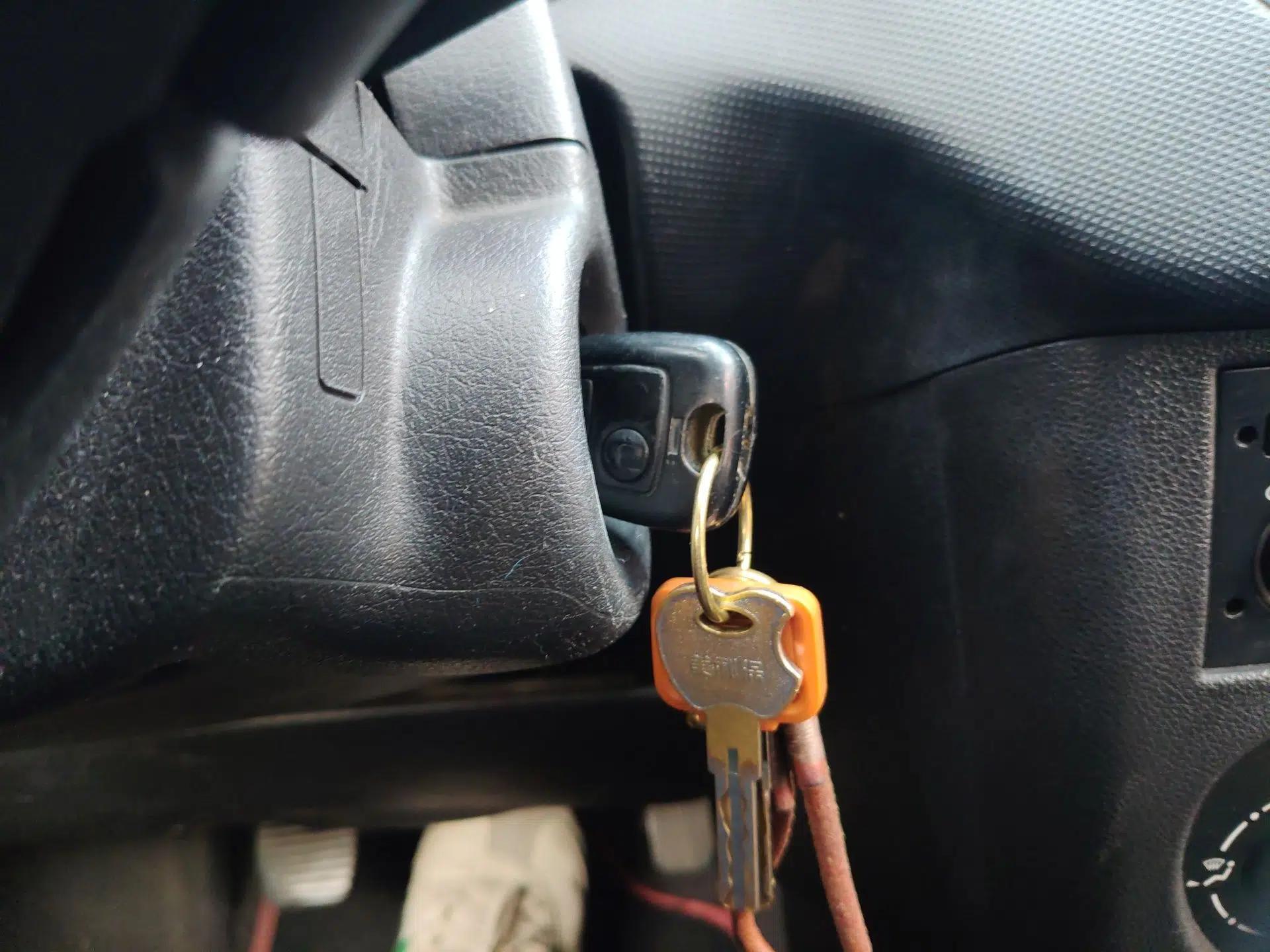 Peugeot 207 2011 Hatchback 1.4L Manual Yule Edition — миниатюра 9