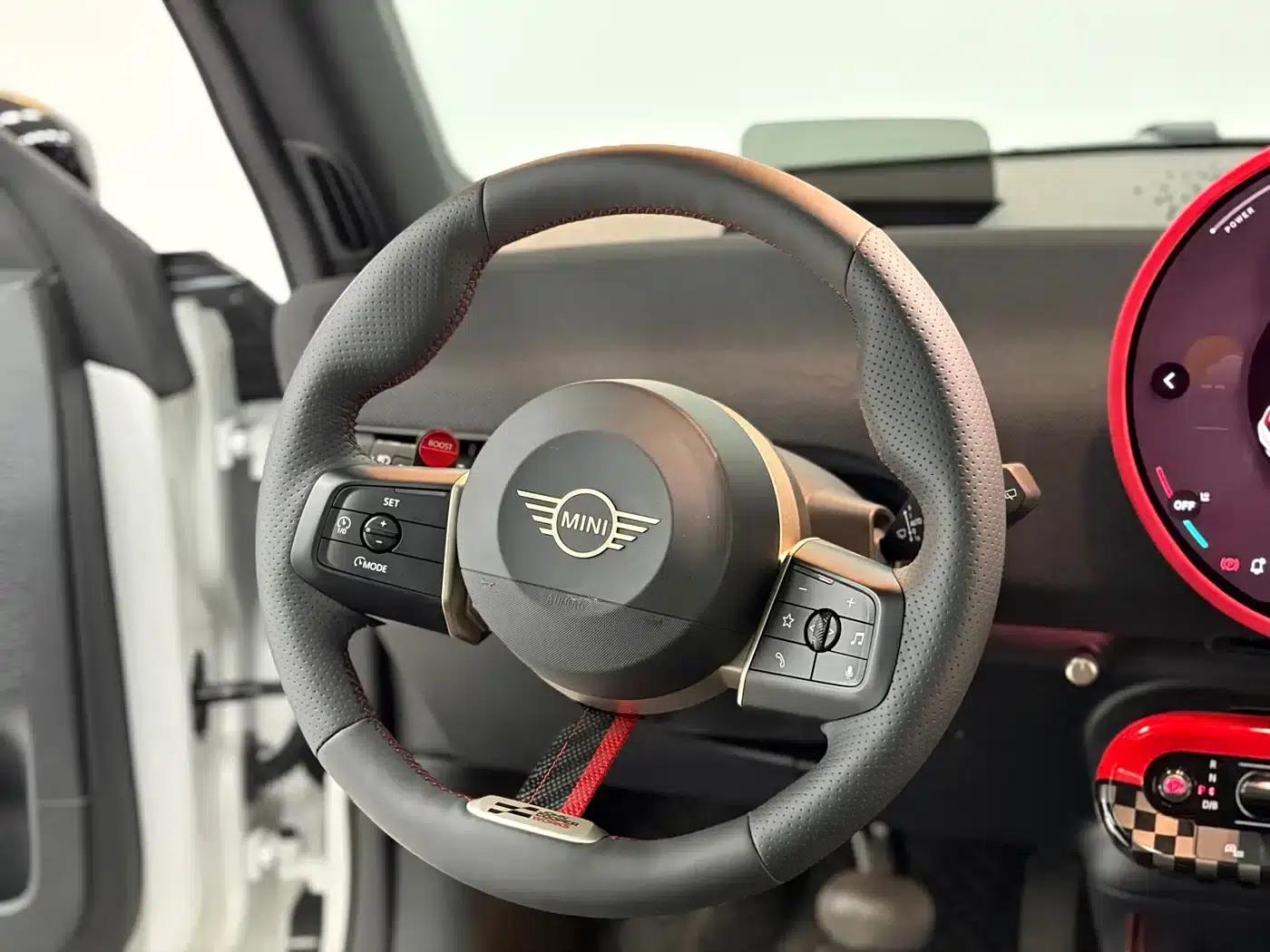 2025 JOHN COOPER WORKS Electric MINI JCW — миниатюра 3