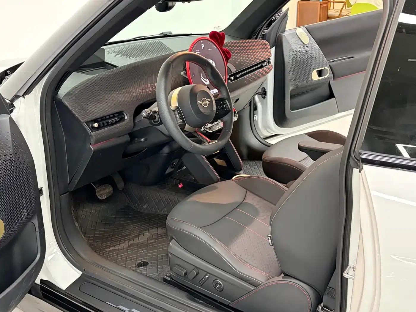 2025 JOHN COOPER WORKS Electric MINI JCW — миниатюра 4