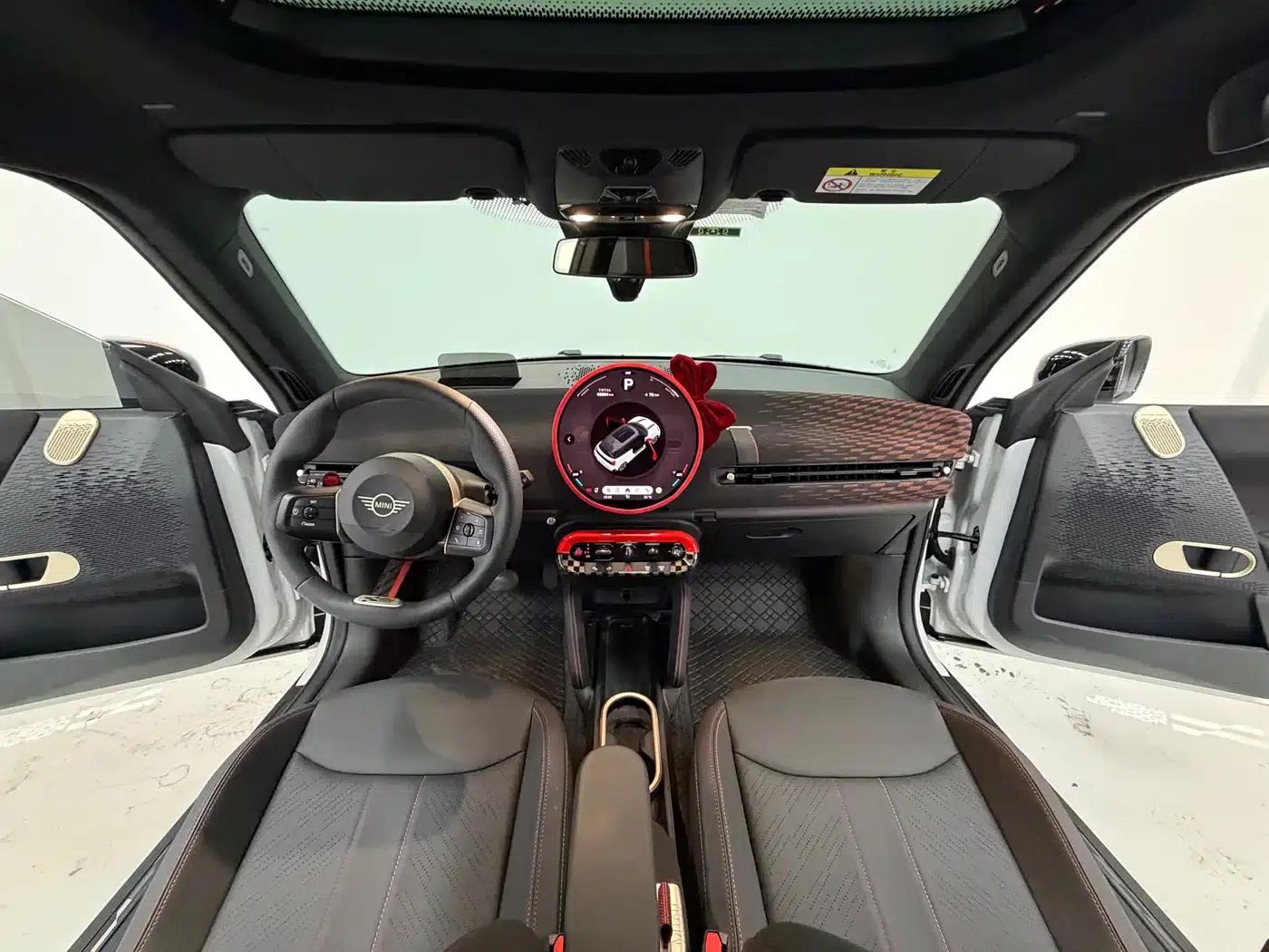 2025 JOHN COOPER WORKS Electric MINI JCW — миниатюра 5