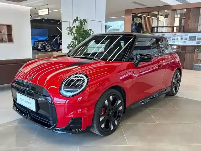 2025 JOHN COOPER WORKS Electric MINI JCW