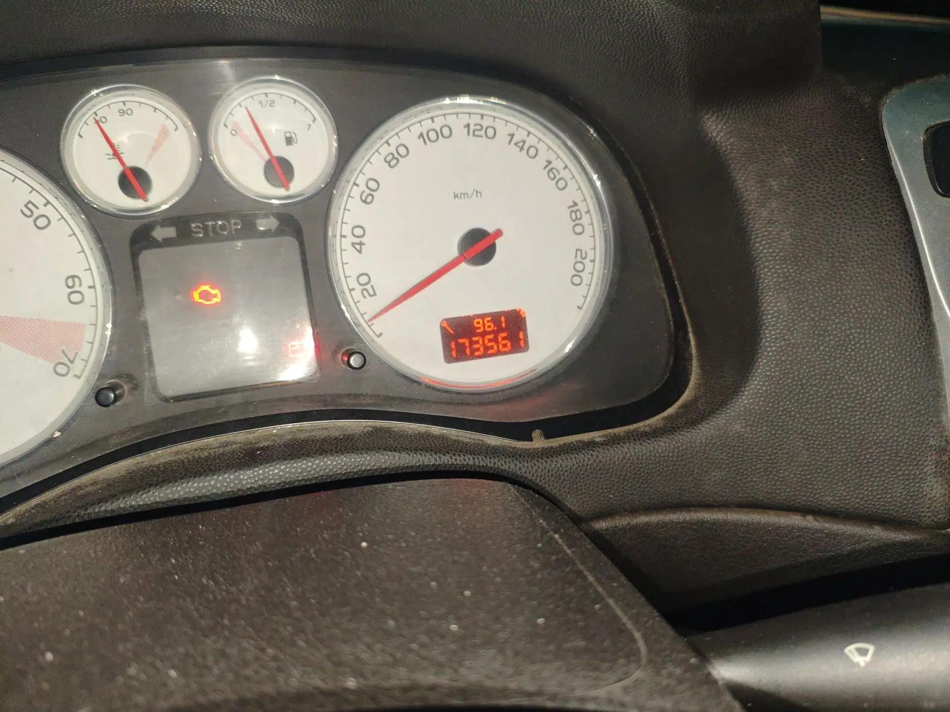 Peugeot 307 2010 Sedan 1.6L Manual Comfort Edition — миниатюра 13
