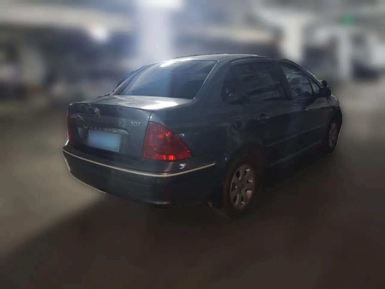 Peugeot 307 2010 Sedan 1.6L Manual Comfort Edition — миниатюра 6