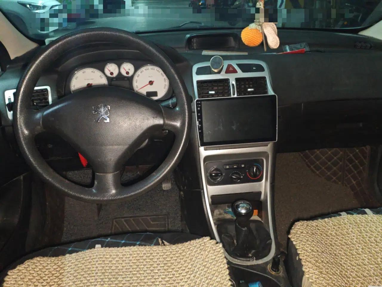 Peugeot 307 2010 Sedan 1.6L Manual Comfort Edition — миниатюра 10