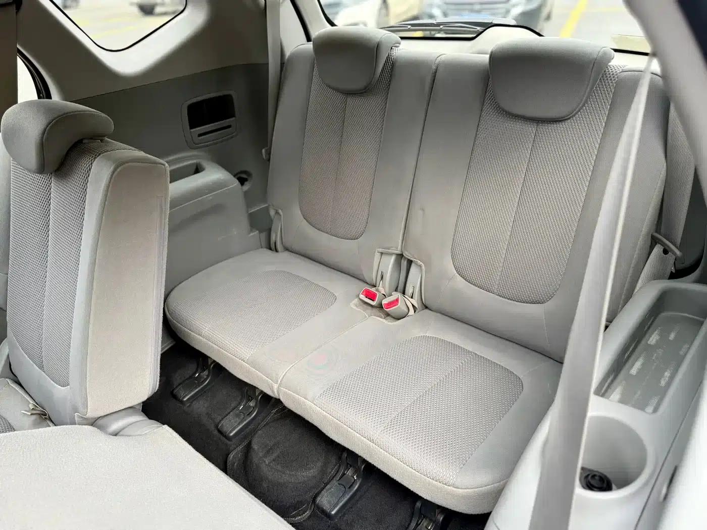 Carens 2011 2.0L 7-seater Automatic Deluxe Edition — миниатюра 13