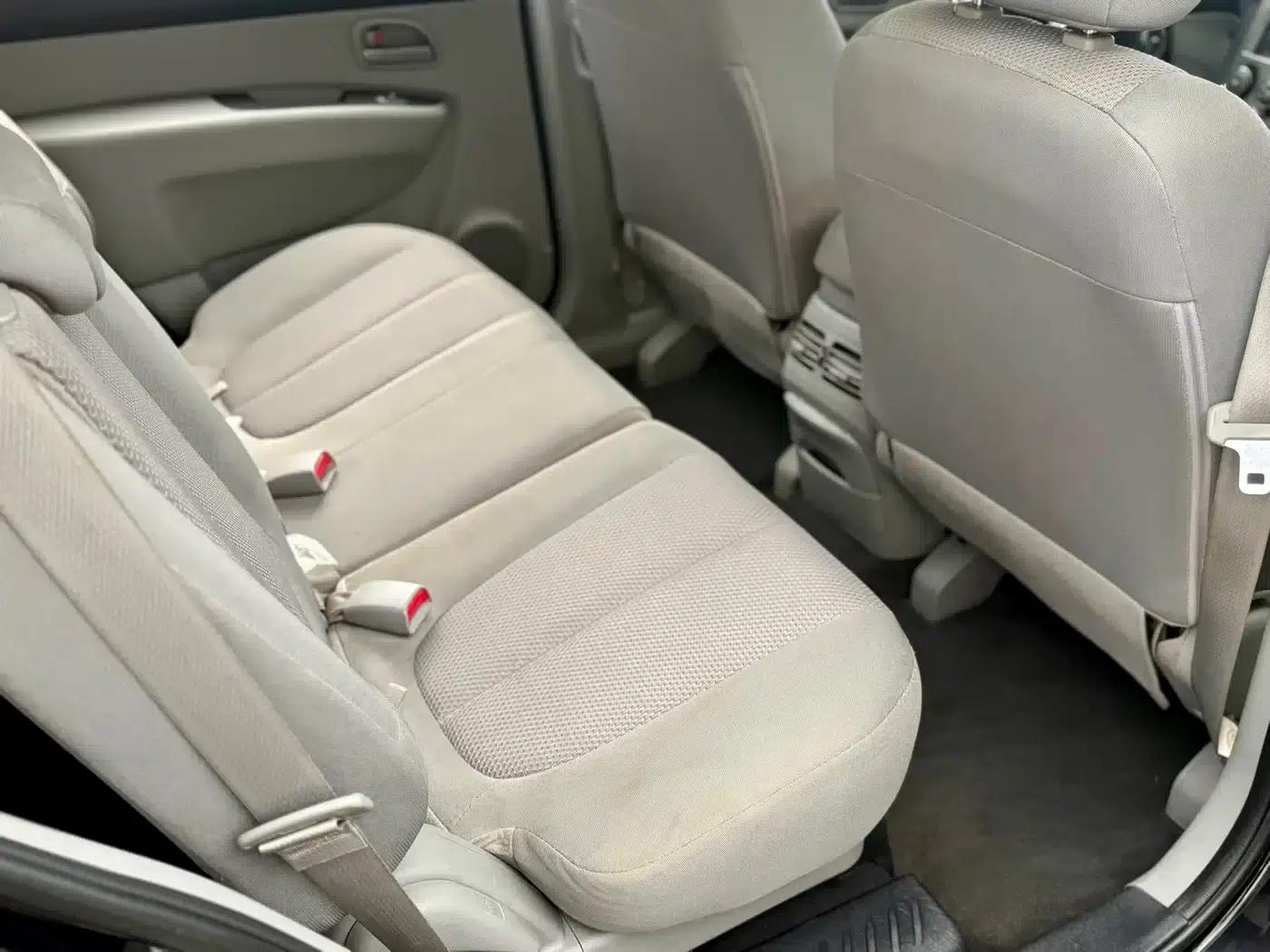Carens 2011 2.0L 7-seater Automatic Deluxe Edition — миниатюра 14