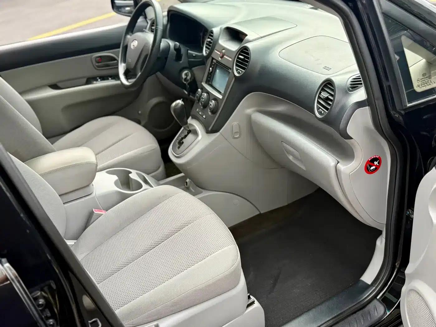 Carens 2011 2.0L 7-seater Automatic Deluxe Edition — миниатюра 15