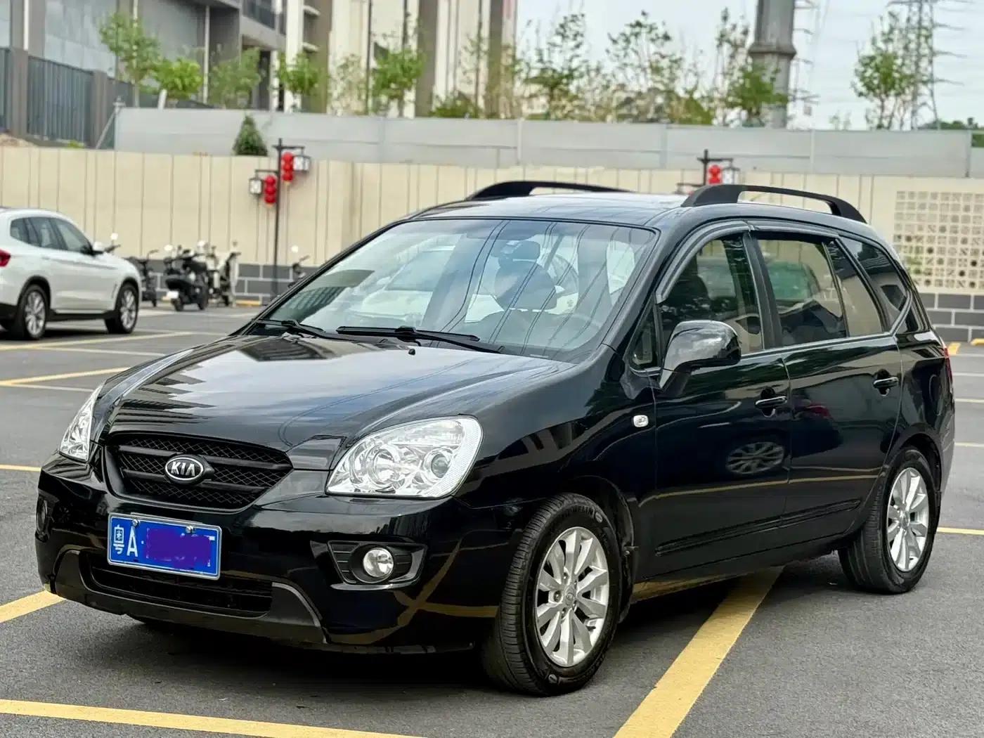 Carens 2011 2.0L 7-seater Automatic Deluxe Edition — миниатюра 5