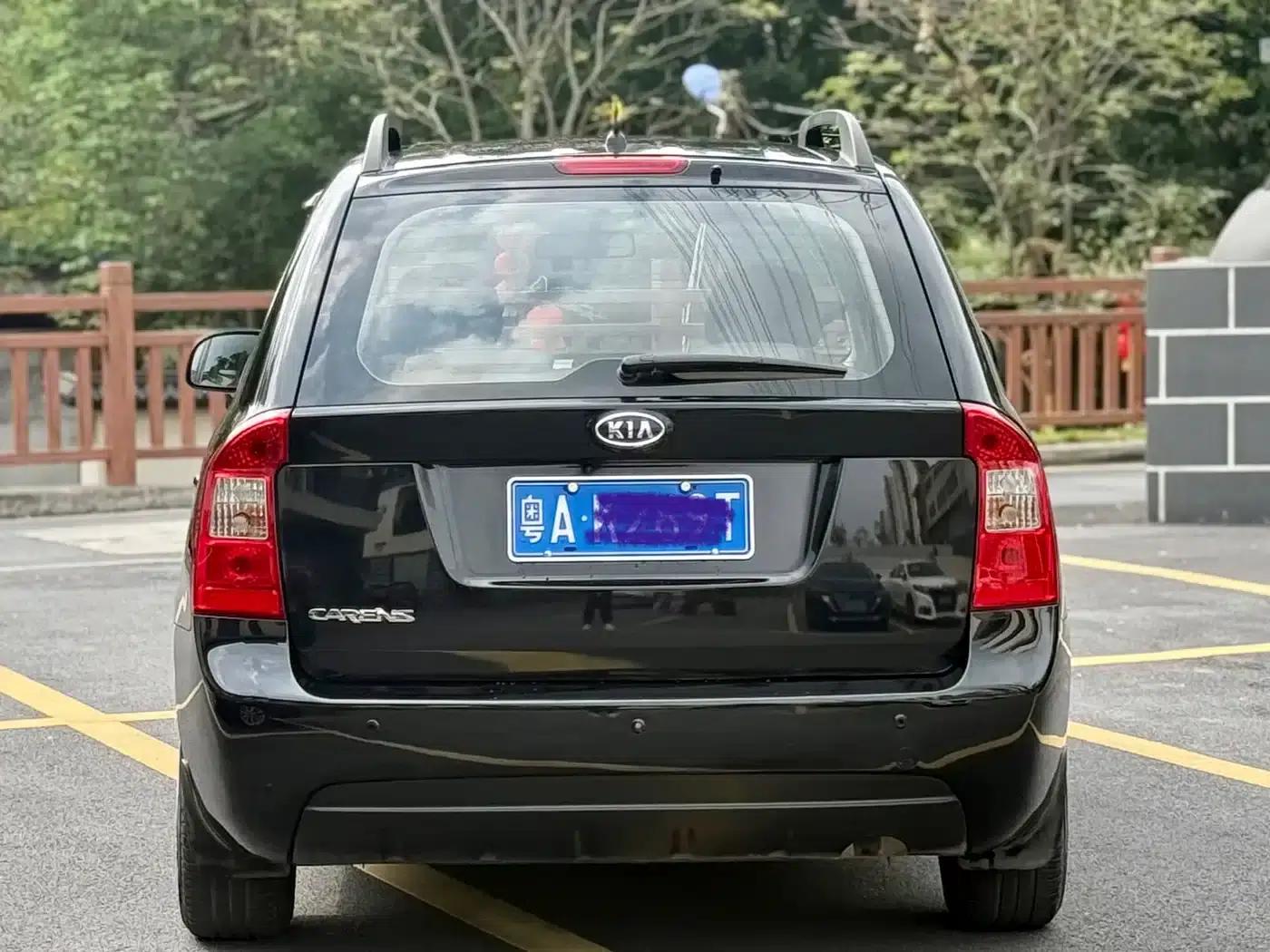 Carens 2011 2.0L 7-seater Automatic Deluxe Edition — миниатюра 7