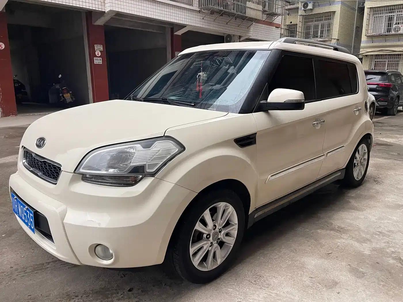 2012 Volkswagen Soul 1.6L AT Premium — миниатюра 1