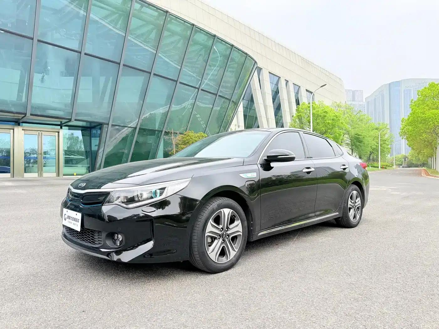 Kia K5 PHEV 2018 2.0L Premium Edition — миниатюра 1