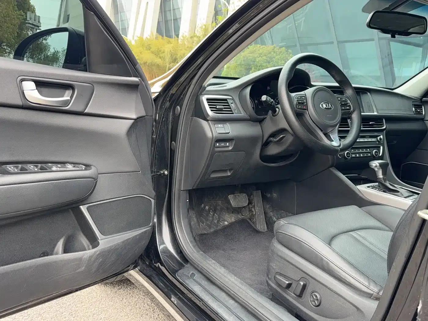 Kia K5 PHEV 2018 2.0L Premium Edition — миниатюра 12