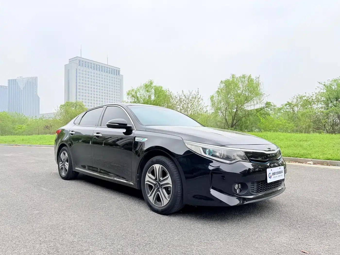 Kia K5 PHEV 2018 2.0L Premium Edition — миниатюра 3