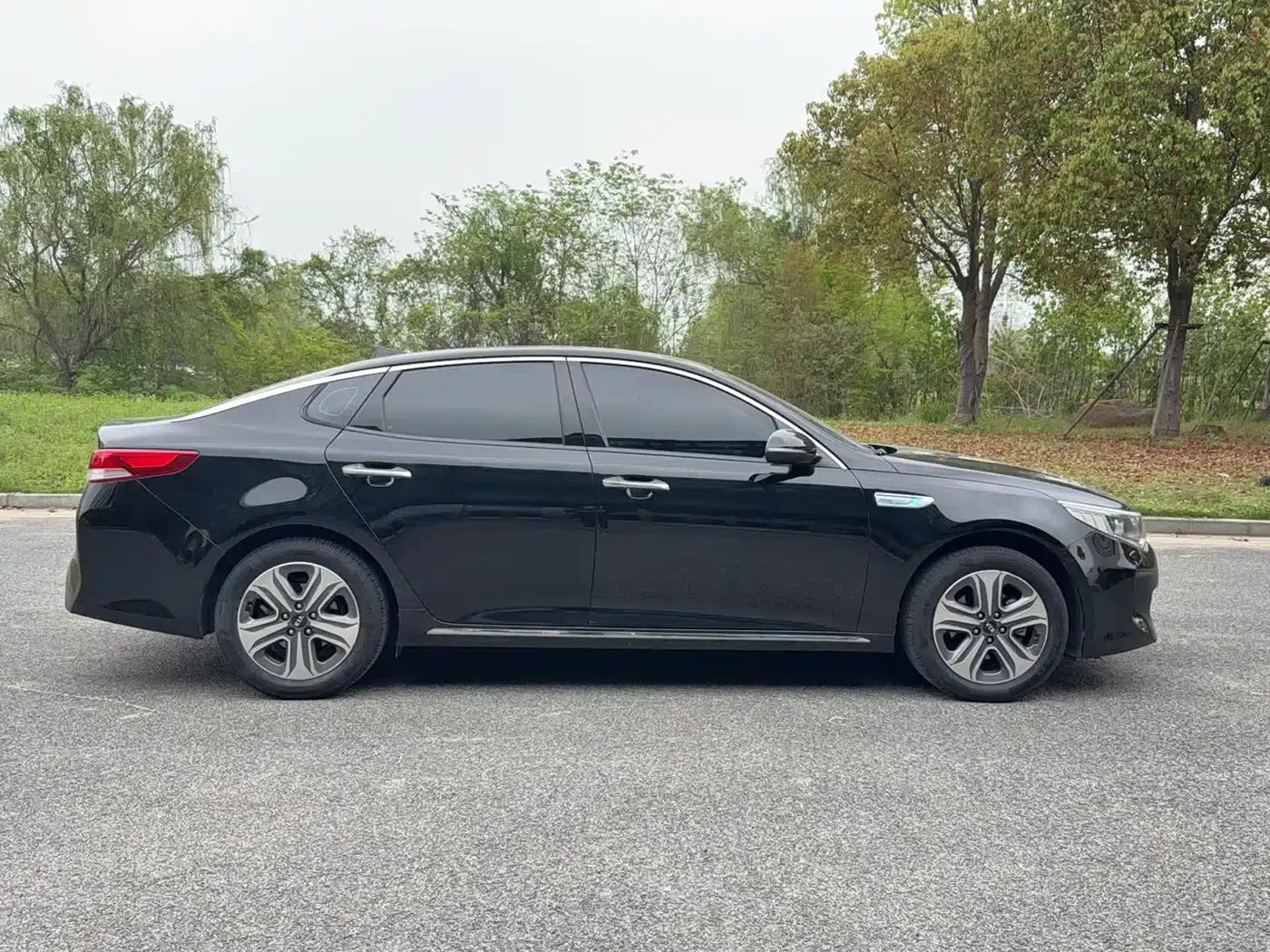 Kia K5 PHEV 2018 2.0L Premium Edition — миниатюра 4